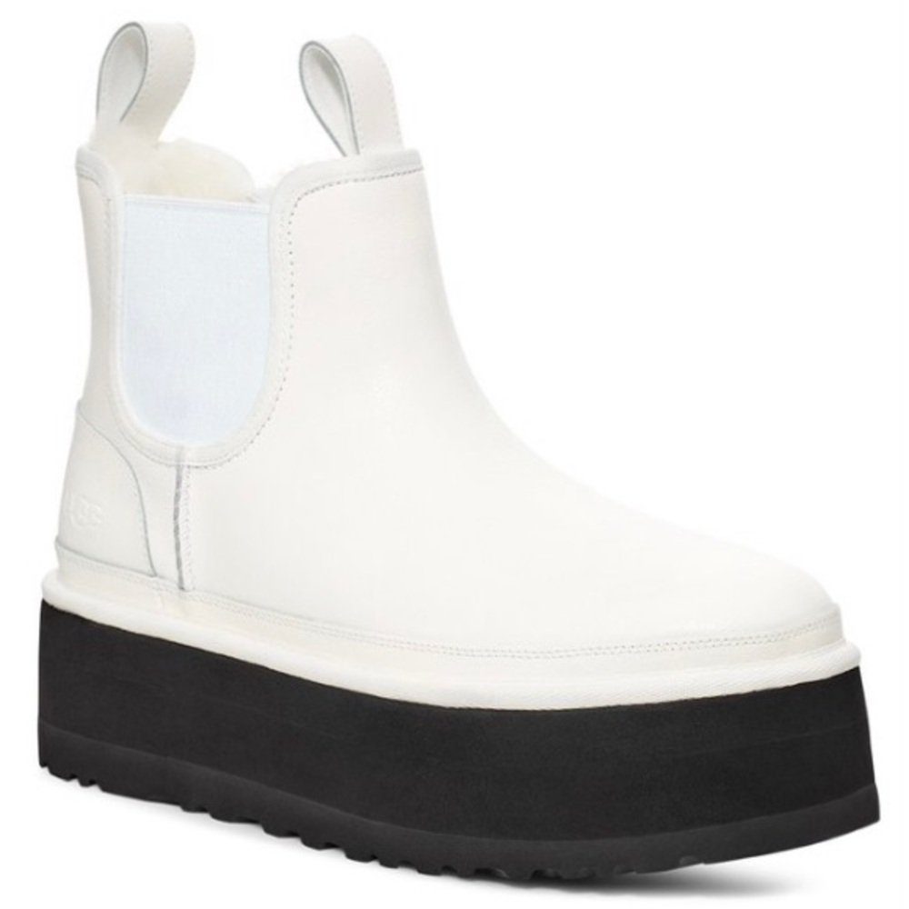 UGG Neumel Suede Platform Boot Chelsea Womens Size 9 Black & White